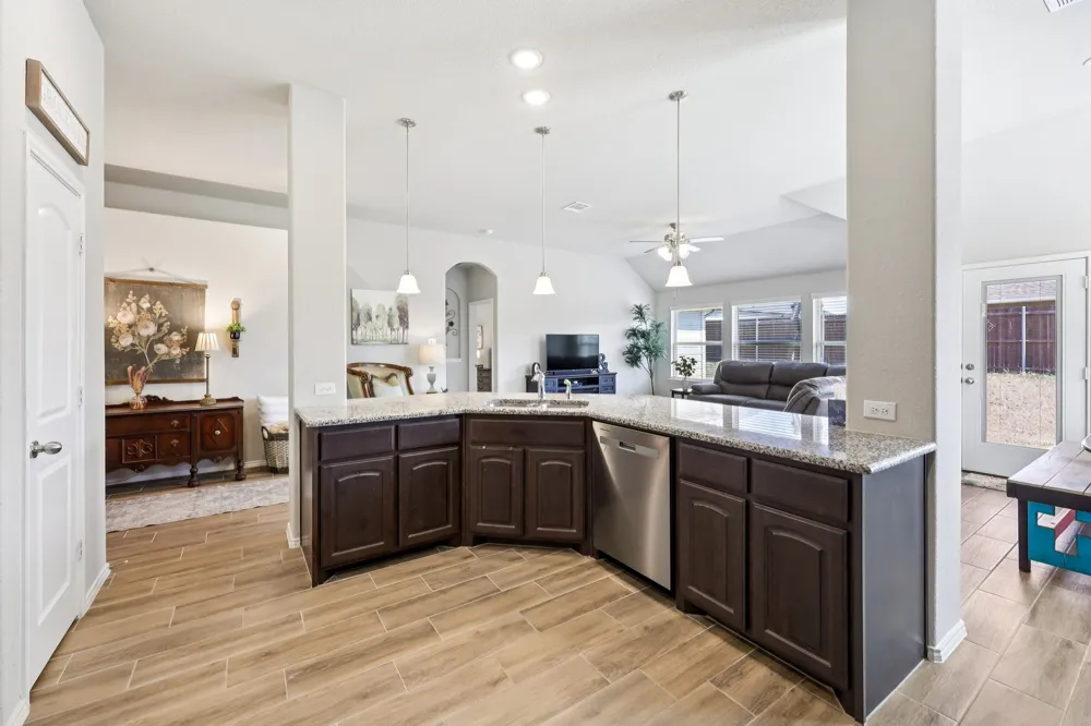 212 Magnolia Drive Azle, TX 76020