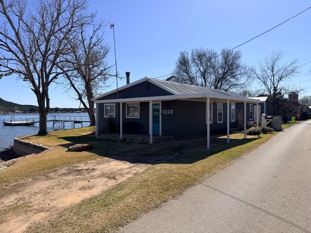 1203 McGinnis Point Graford, TX 76449