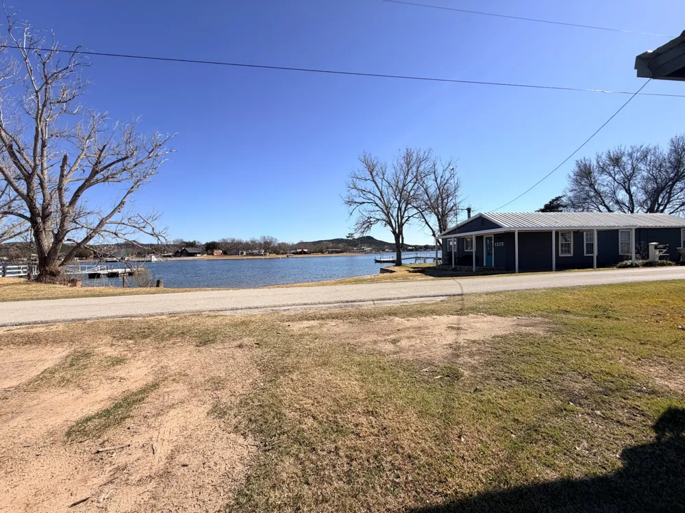 1203 McGinnis Point Graford, TX 76449