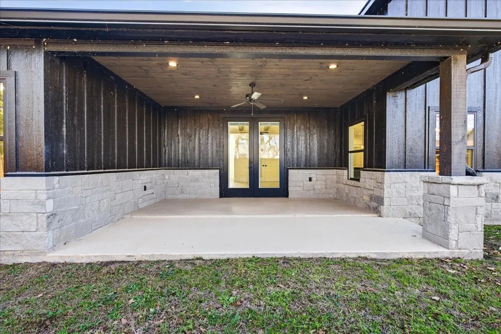 114 Castlewood Road Enchanted Oaks, TX 75156