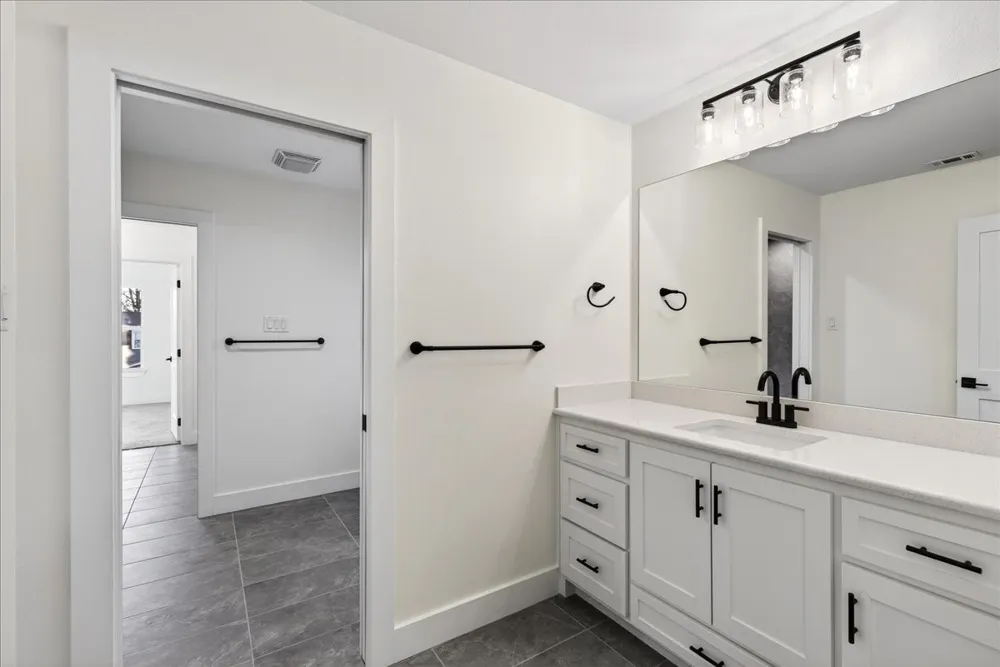 114 Castlewood Road Enchanted Oaks, TX 75156