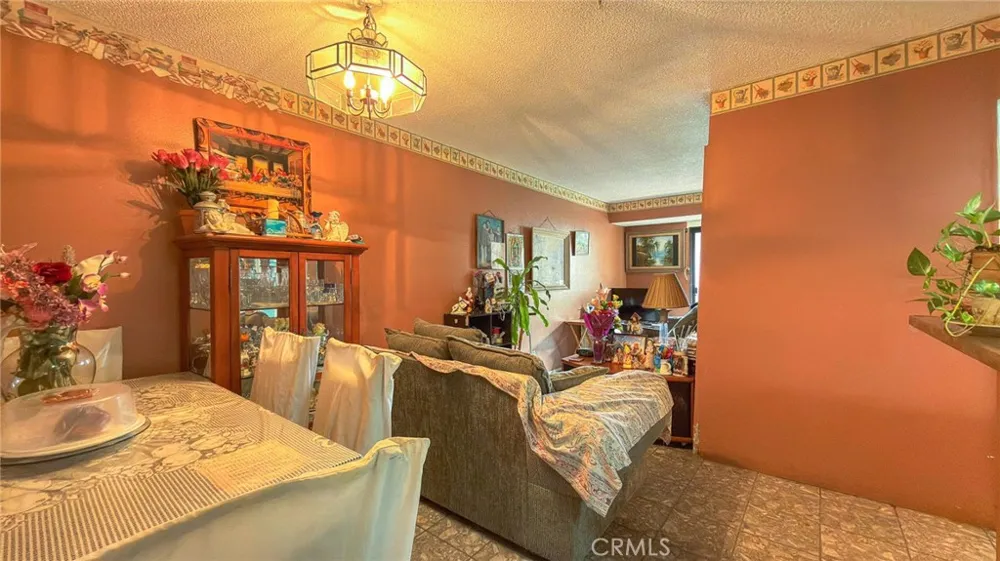 700 W 3rd #314 Santa Ana, CA 92701