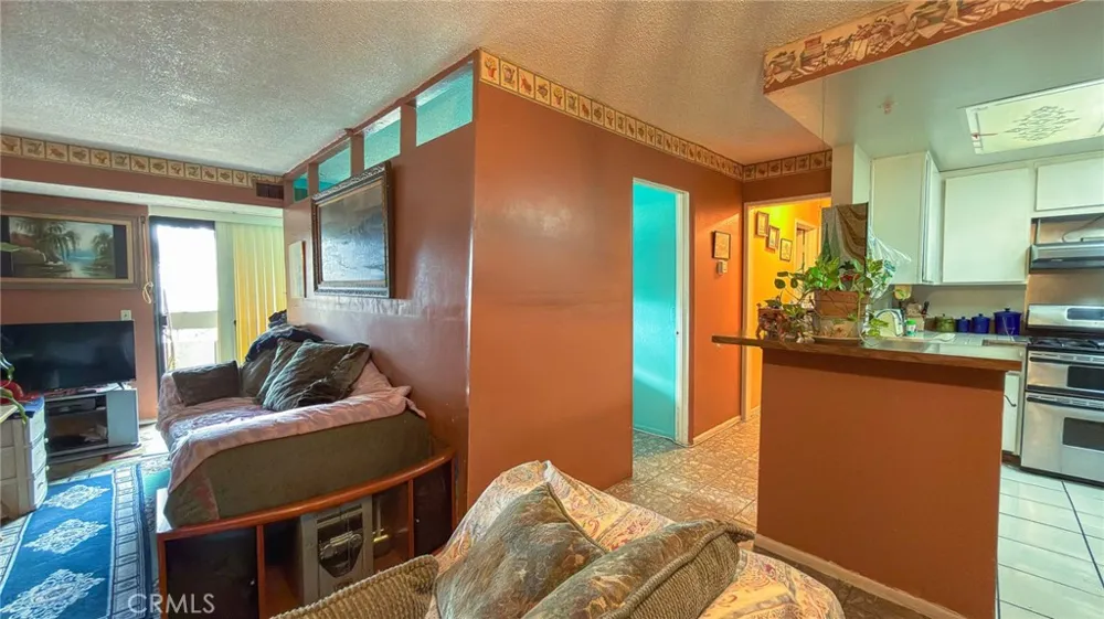700 W 3rd #314 Santa Ana, CA 92701