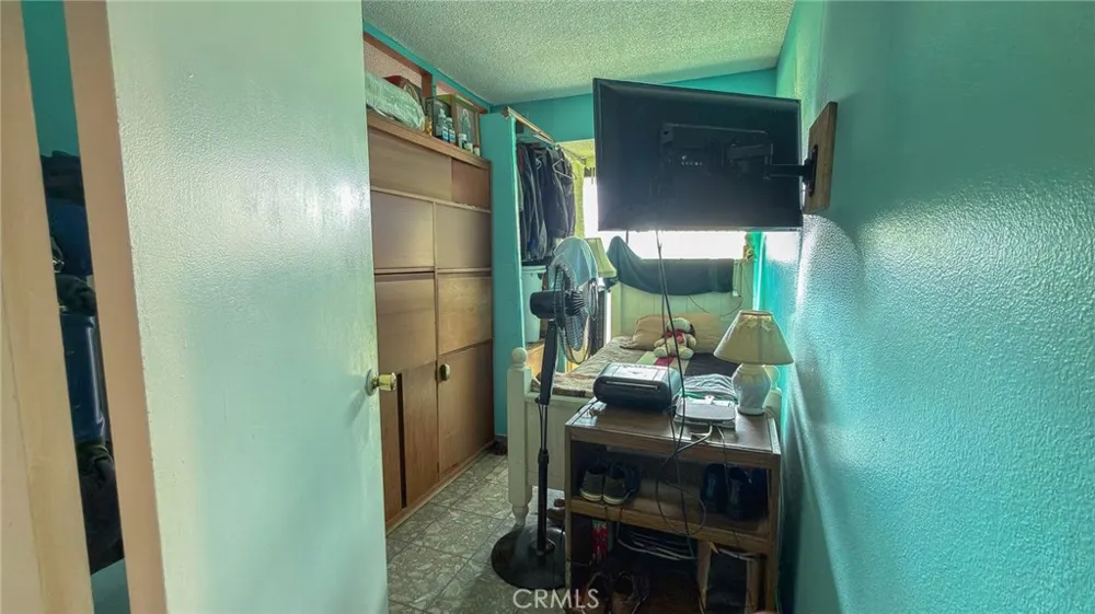 700 W 3rd #314 Santa Ana, CA 92701