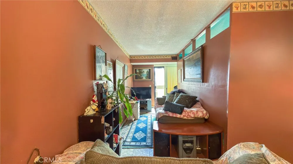 700 W 3rd #314 Santa Ana, CA 92701