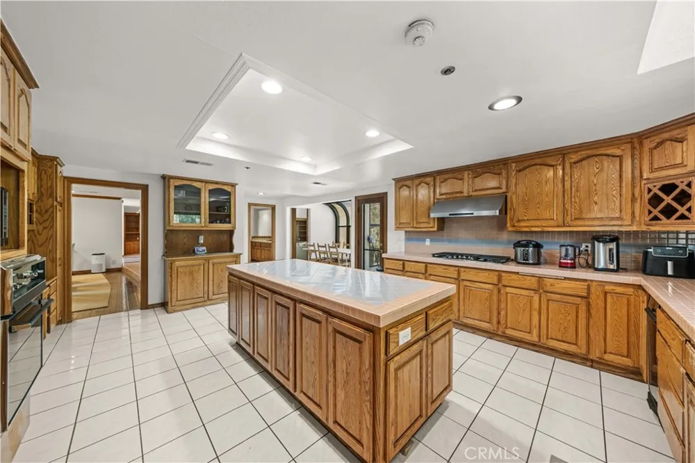15930 Esquilime Chino Hills, CA 91709