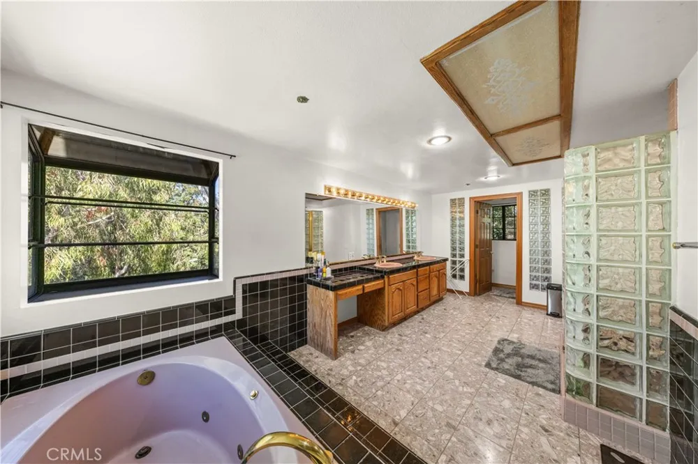 15930 Esquilime Chino Hills, CA 91709