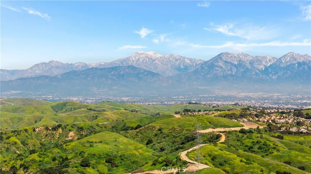 15930 Esquilime Chino Hills, CA 91709