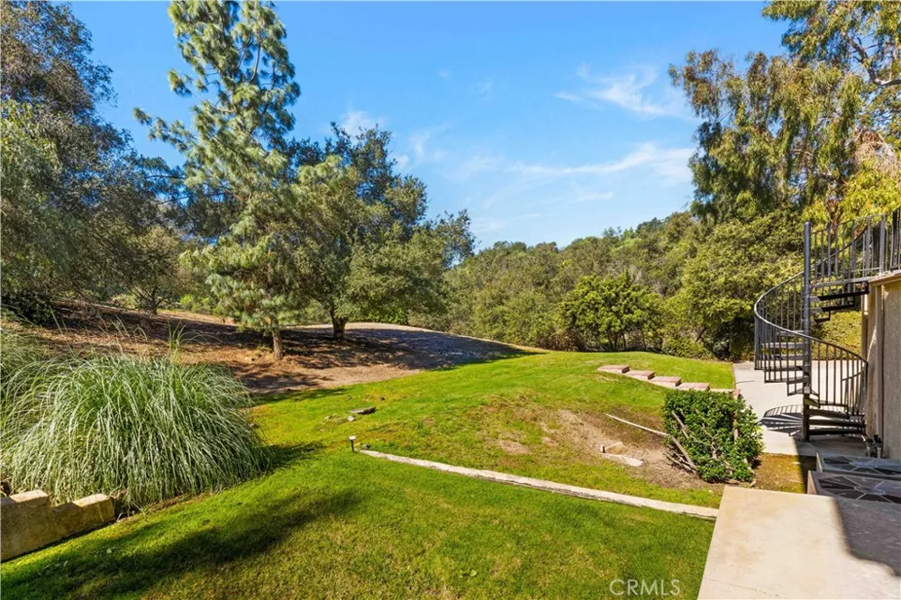 15930 Esquilime Chino Hills, CA 91709