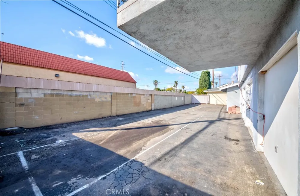15821 S Myrtle Tustin, CA 92780