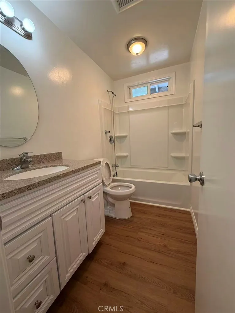 15821 S Myrtle Tustin, CA 92780