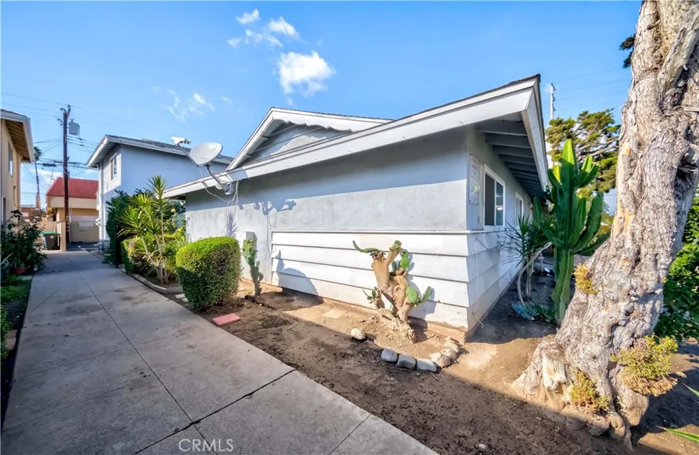 15821 S Myrtle Tustin, CA 92780