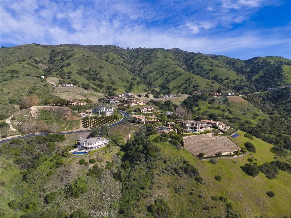 685 Gordon Highlands Road Glendora, CA 91741
