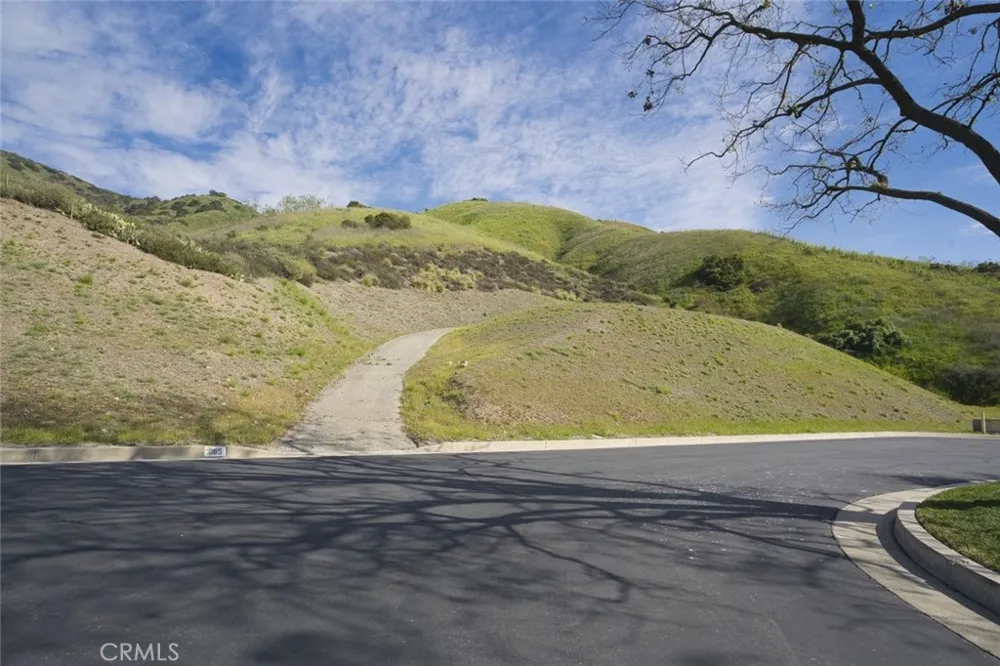 685 Gordon Highlands Road Glendora, CA 91741