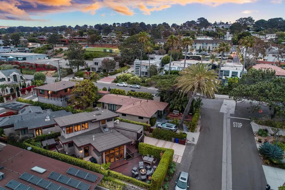 152 7th Street Del Mar, CA 92014