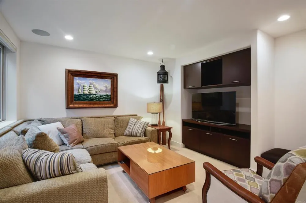 152 7th Street Del Mar, CA 92014