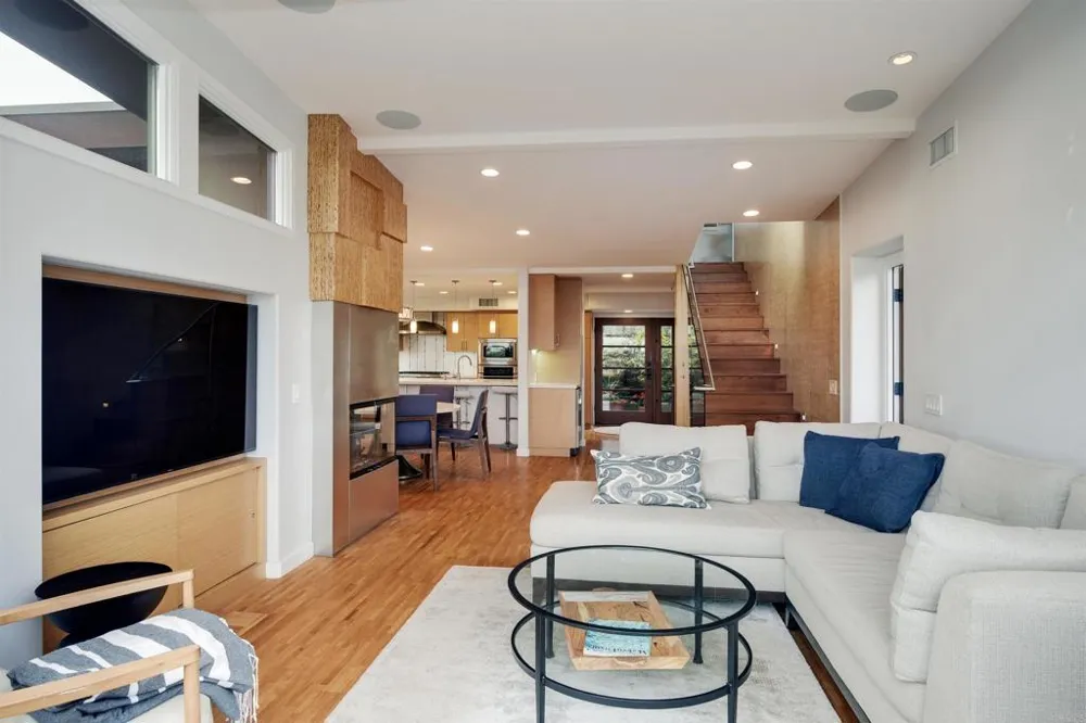 152 7th Street Del Mar, CA 92014