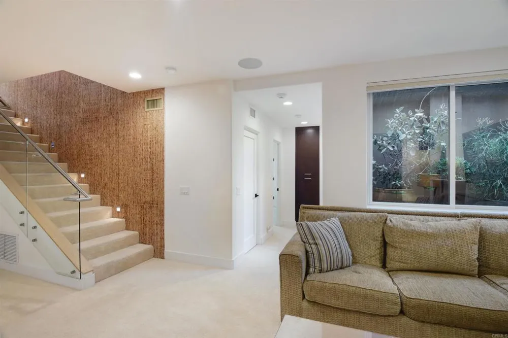 152 7th Street Del Mar, CA 92014