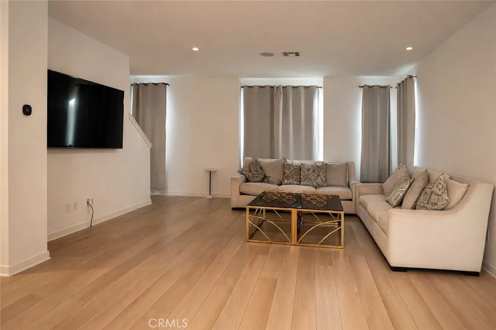 10891 Scottsbluff Stanton, CA 90680