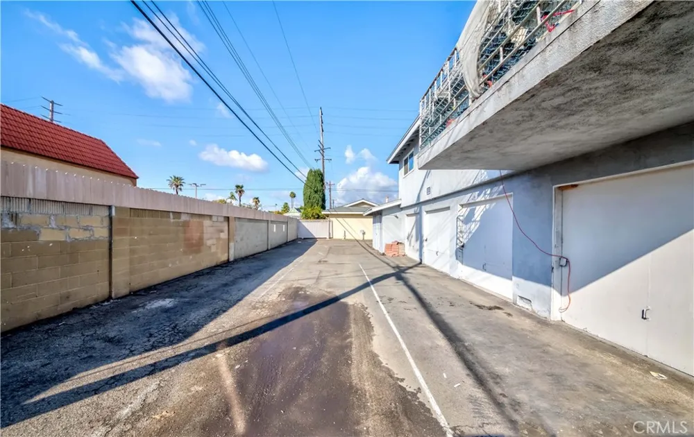 15821 S Myrtle Tustin, CA 92780