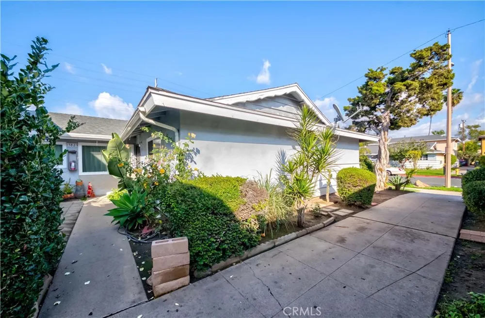 15821 S Myrtle Tustin, CA 92780