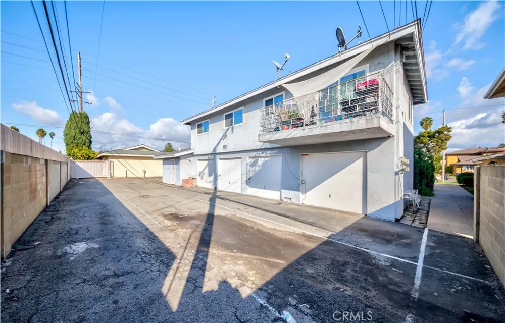 15821 S Myrtle Tustin, CA 92780