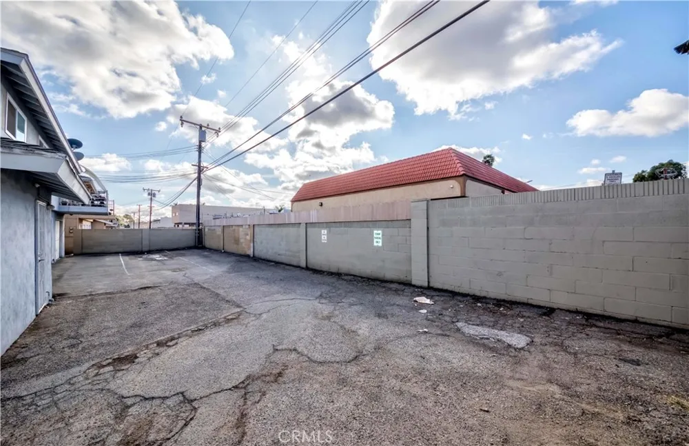 15821 S Myrtle Tustin, CA 92780
