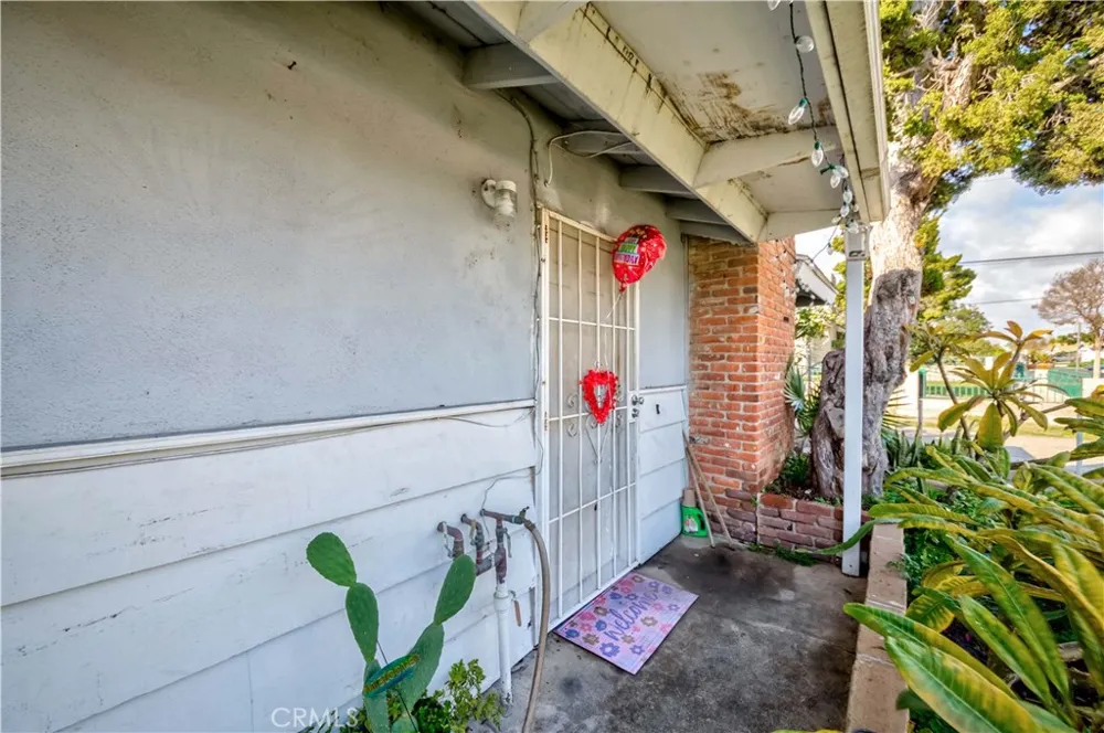 15821 S Myrtle Tustin, CA 92780