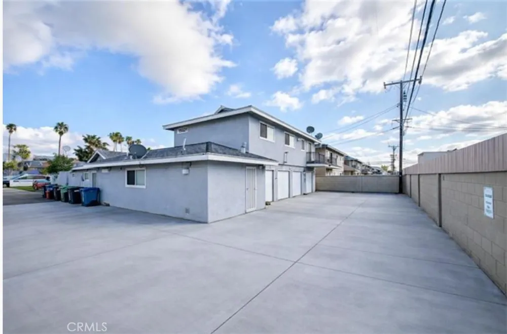 15821 S Myrtle Tustin, CA 92780