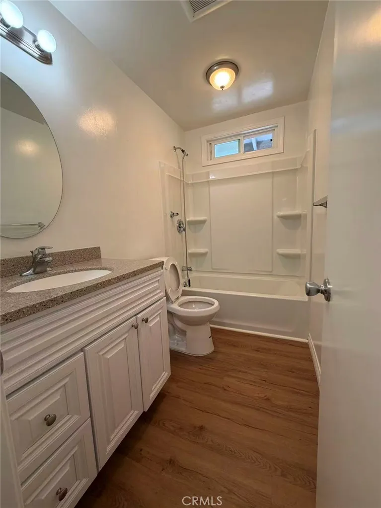 15821 S Myrtle Tustin, CA 92780
