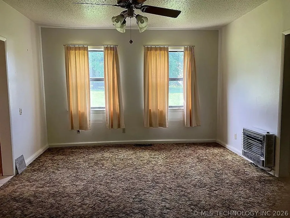 504 S Seminole Weleetka, OK 74880