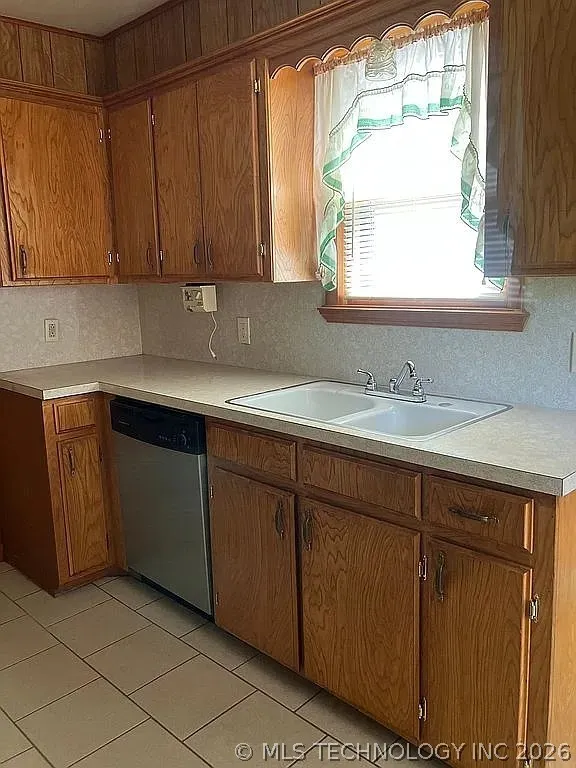 504 S Seminole Weleetka, OK 74880