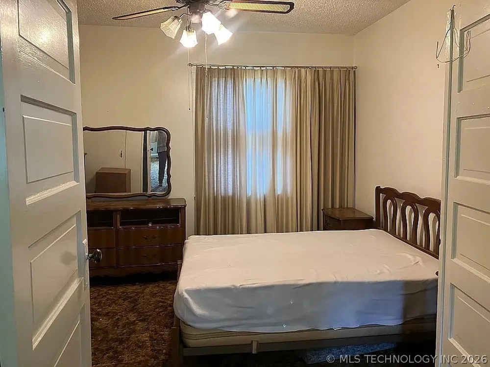 504 S Seminole Weleetka, OK 74880