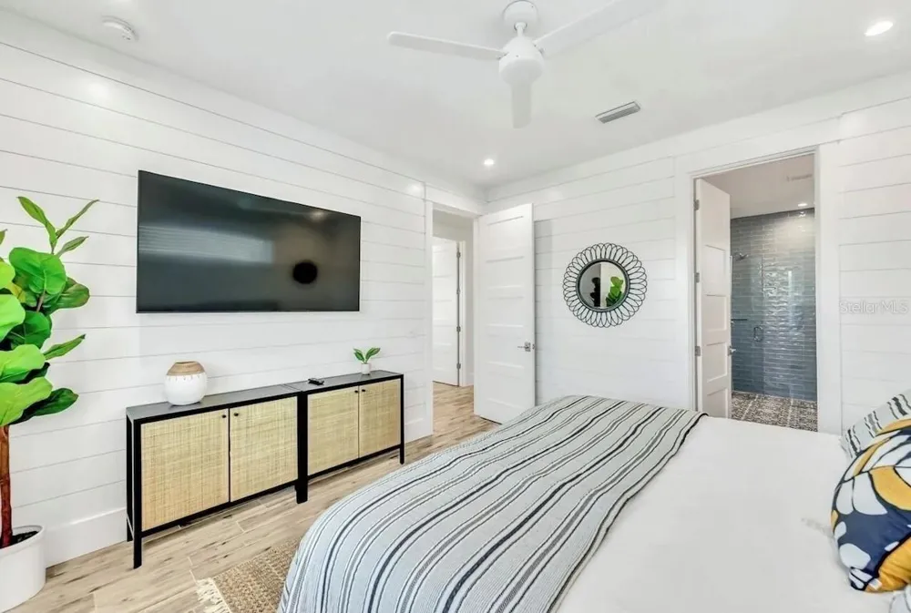 2403 AVENUE C Bradenton Beach, FL 34217