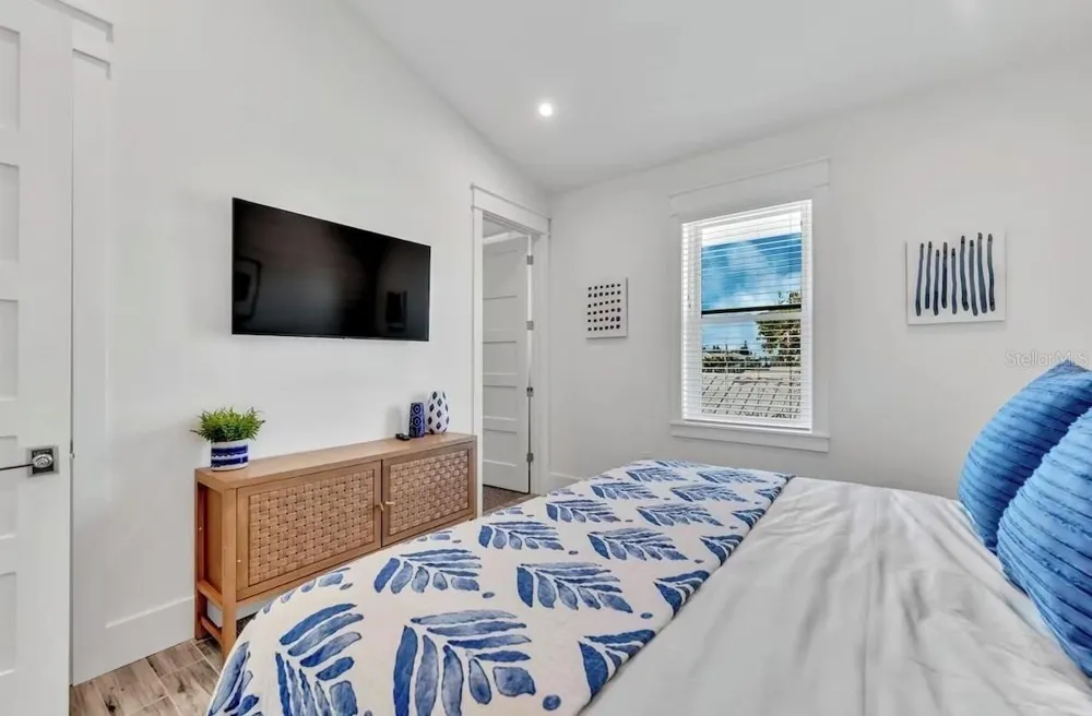 2403 AVENUE C Bradenton Beach, FL 34217