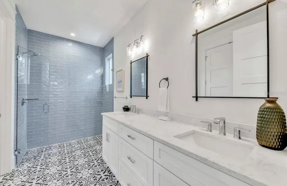 2403 AVENUE C Bradenton Beach, FL 34217