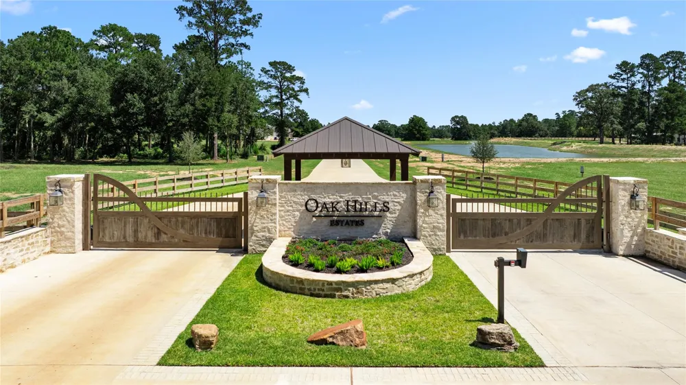 216 Hidden Oak Drive Hockley, TX 77447