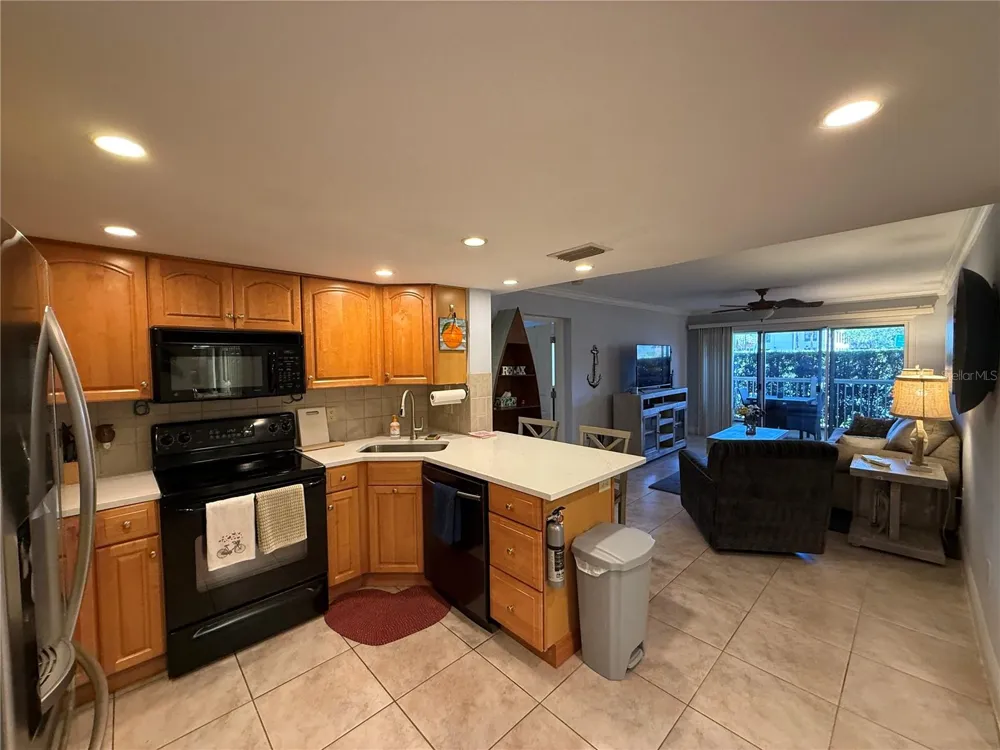 950 BROADWAY #107 Dunedin, FL 34698