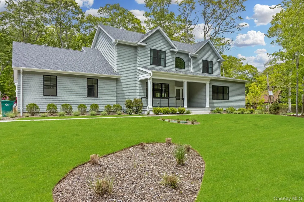 1745 Stars Road East Marion, NY 11939