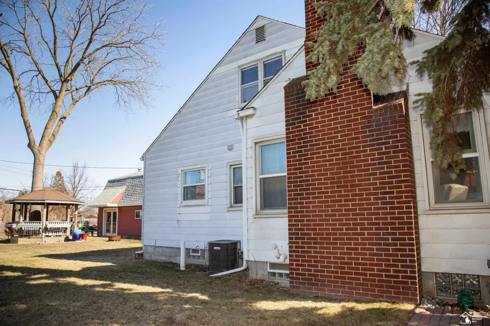 15708 Goddard Road Allen Park City, MI 48101