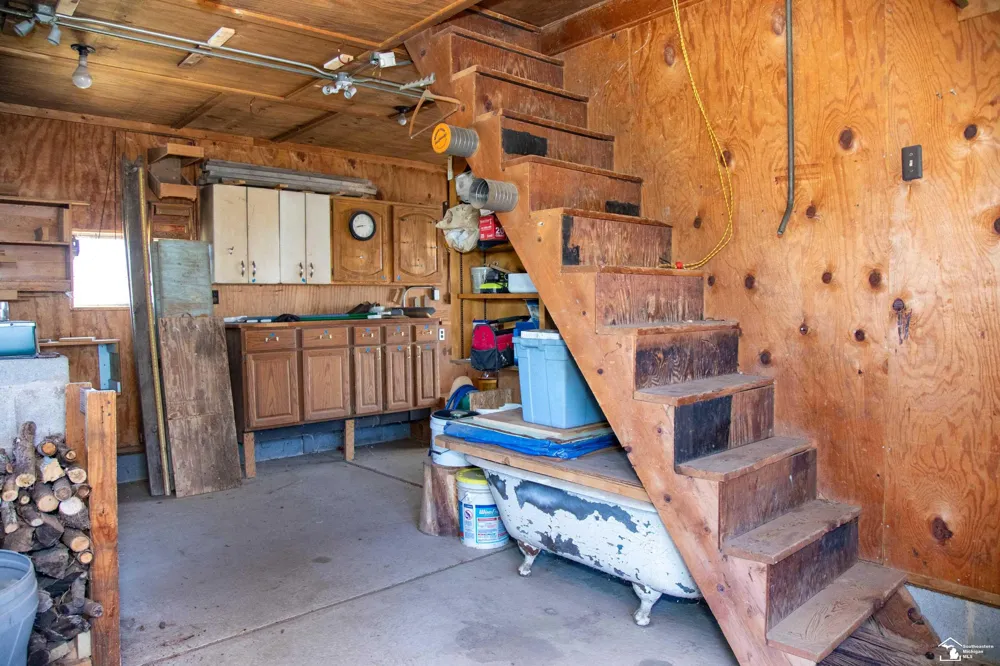 15708 Goddard Road Allen Park City, MI 48101