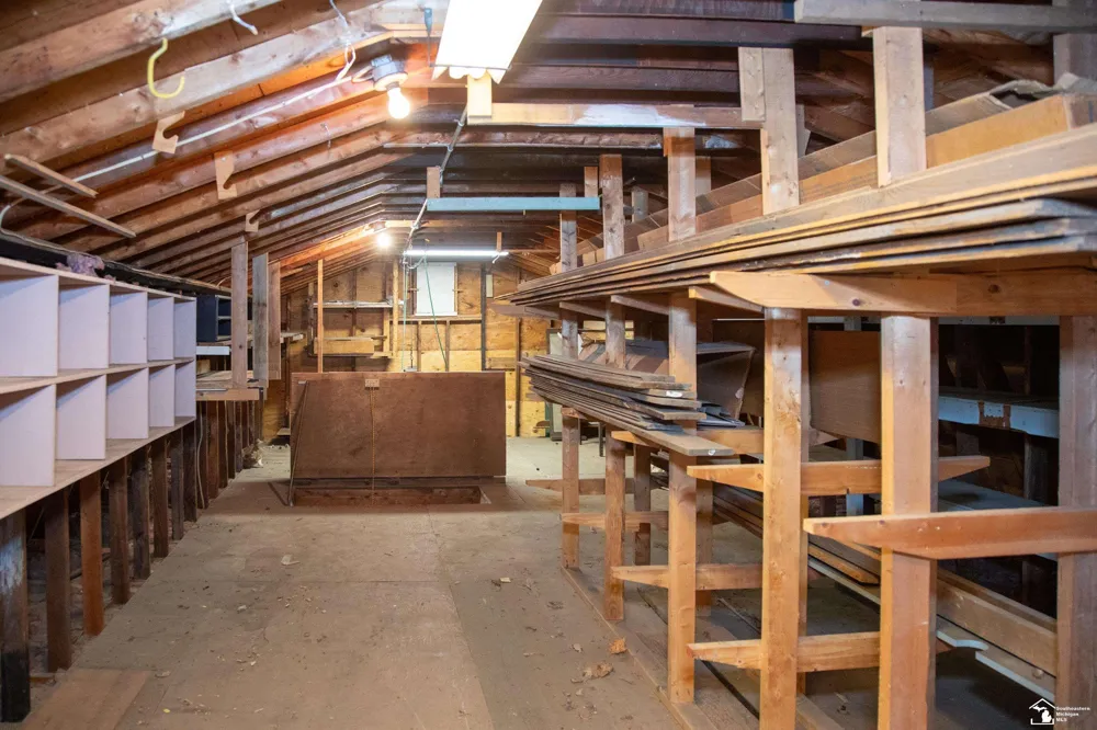 15708 Goddard Road Allen Park City, MI 48101