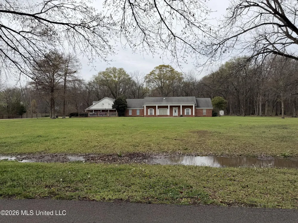 2110 Carol Street Greenville, MS 38703