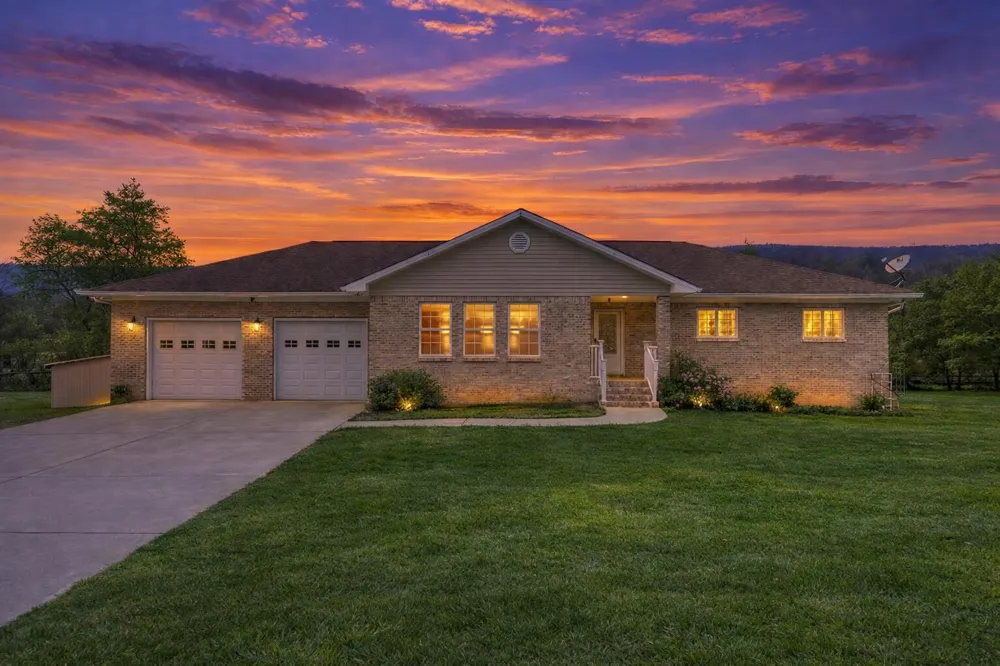 305 Medlin Pike Evensville, TN 37332