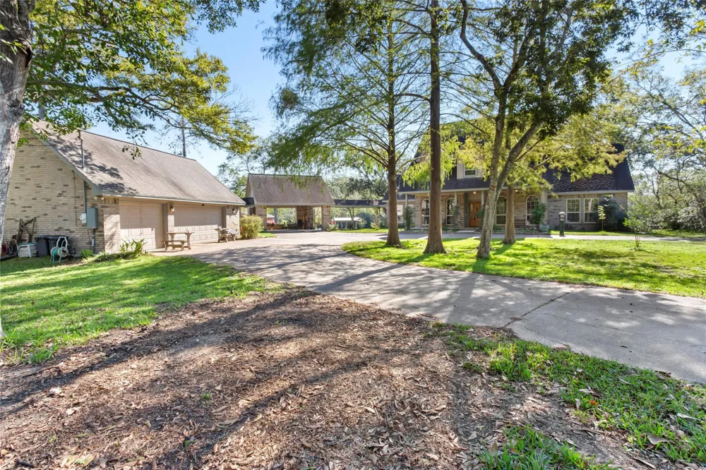 860 Fm-517 E Dickinson, TX 77539