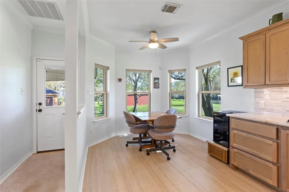 860 Fm-517 E Dickinson, TX 77539