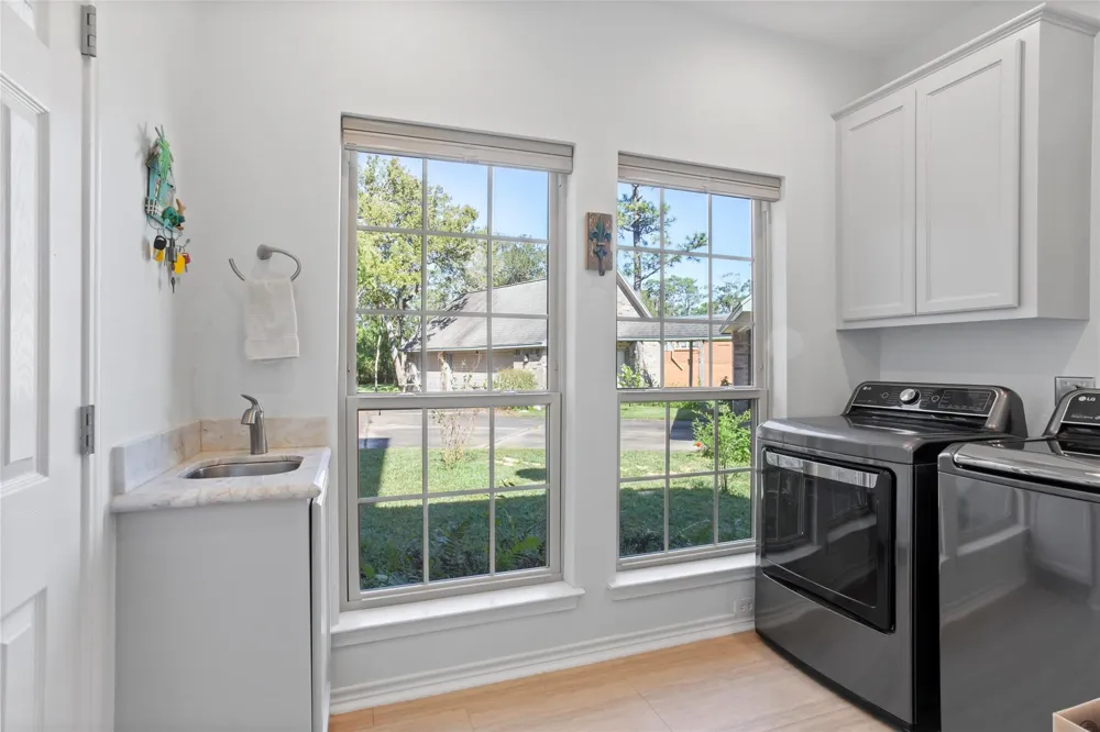 860 Fm-517 E Dickinson, TX 77539