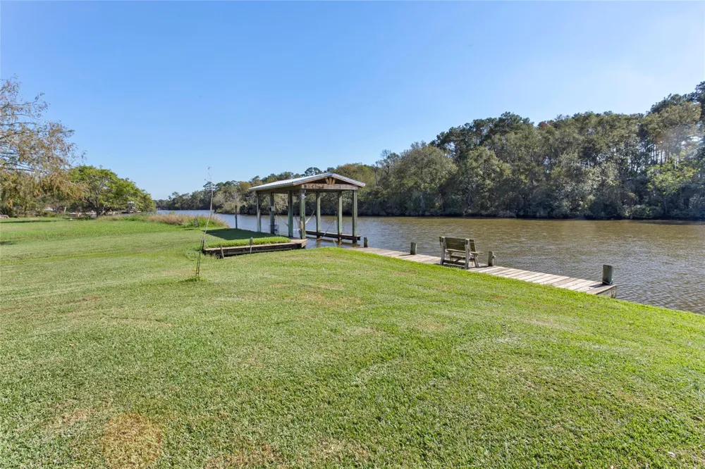 860 Fm-517 E Dickinson, TX 77539