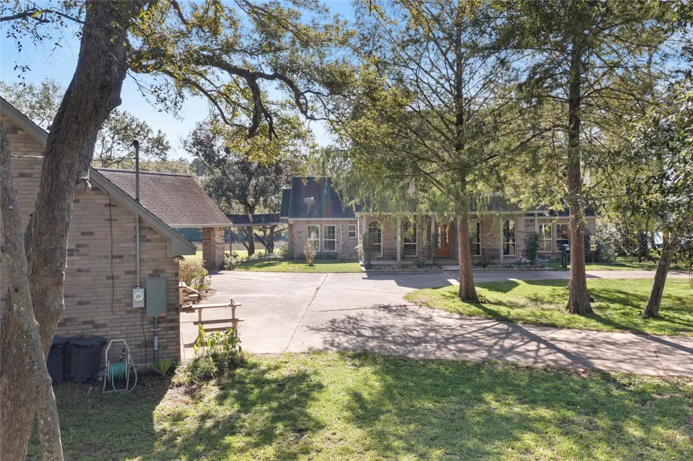 860 Fm-517 E Dickinson, TX 77539
