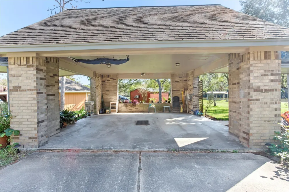 860 Fm-517 E Dickinson, TX 77539